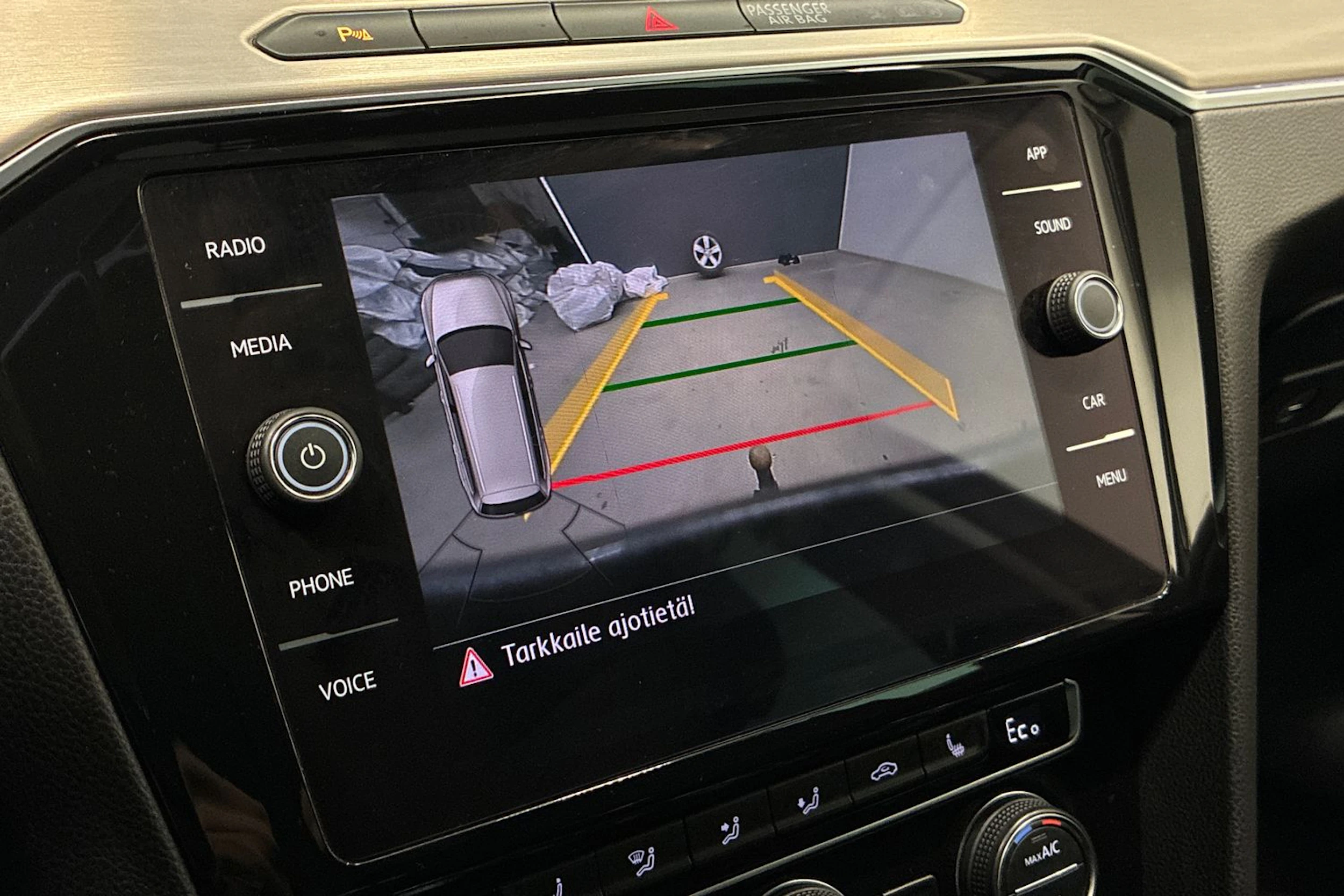 harmaa Volkswagen Passat 2018 kuva 21.