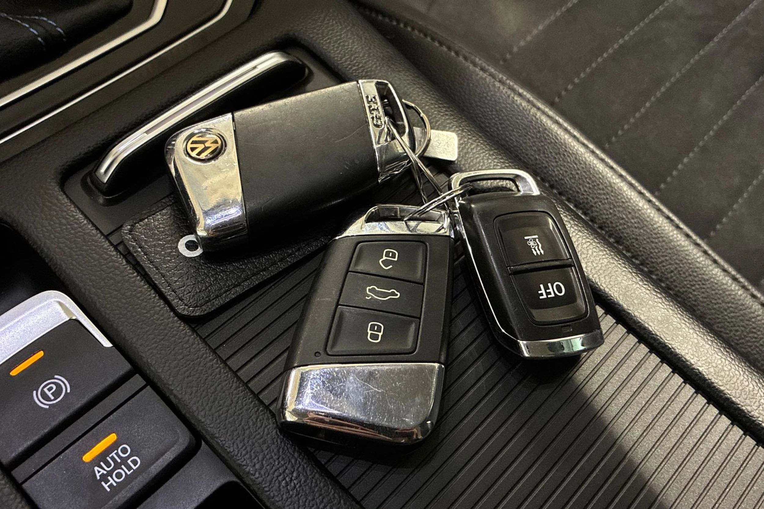 harmaa Volkswagen Passat 2018 kuva 26.