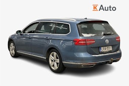 sininen Volkswagen Passat 2018 kuva 2.