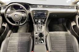 Valkoinen Volkswagen PASSAT 2018 kuva 7.