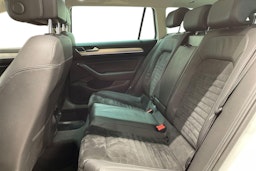 Valkoinen Volkswagen PASSAT 2018 kuva 8.