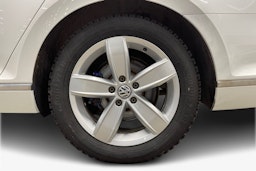 Valkoinen Volkswagen PASSAT 2018 kuva 9.