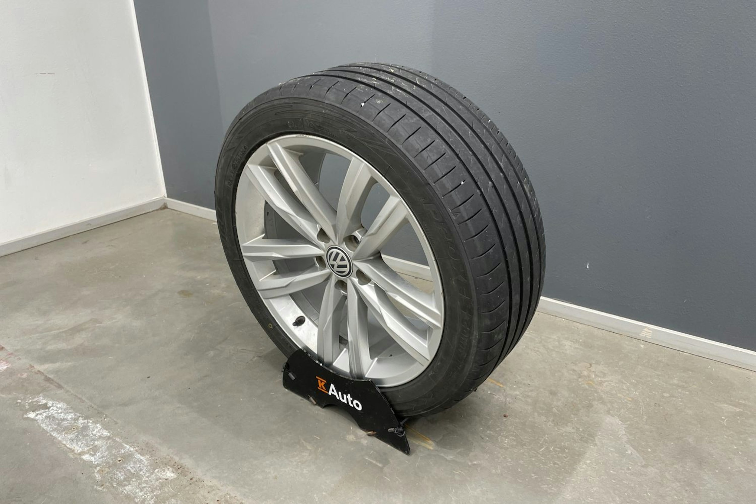 Valkoinen Volkswagen PASSAT 2018 kuva 11.