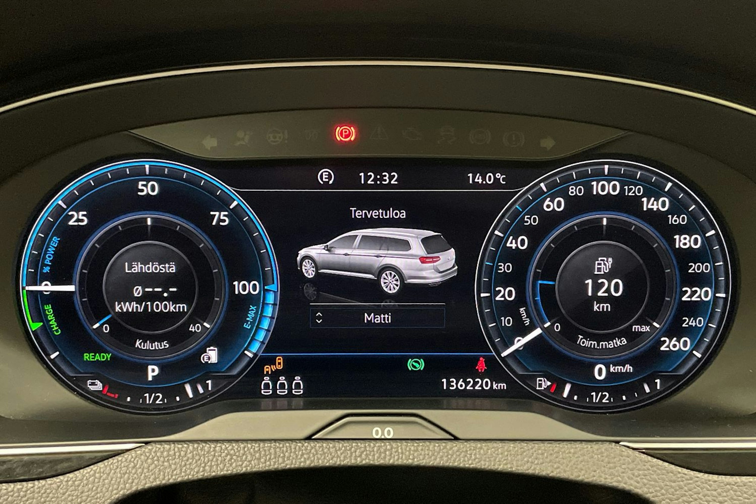 Valkoinen Volkswagen PASSAT 2018 kuva 13.