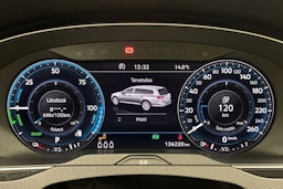 Valkoinen Volkswagen PASSAT 2018 kuva 13.