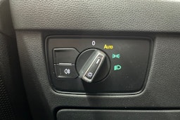 Valkoinen Volkswagen PASSAT 2018 kuva 17.