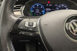 Valkoinen Volkswagen PASSAT 2018 kuva 19.