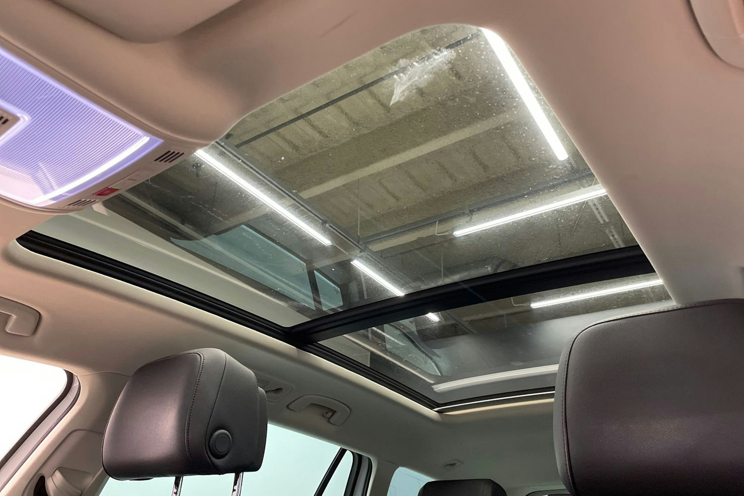 Valkoinen Volkswagen PASSAT 2018 kuva 23.