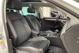 Valkoinen Volkswagen PASSAT 2018 kuva 25.