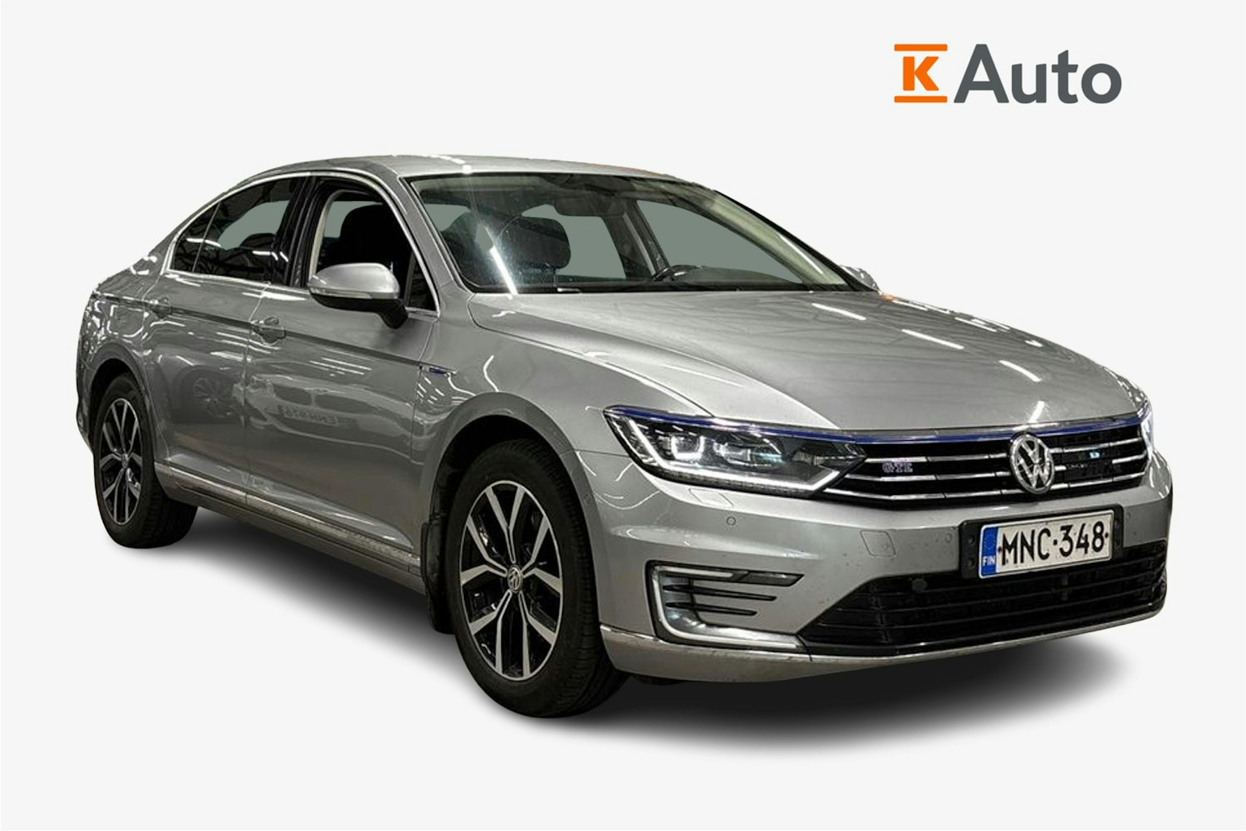 sininen Volkswagen Passat 2018 kuva 1.