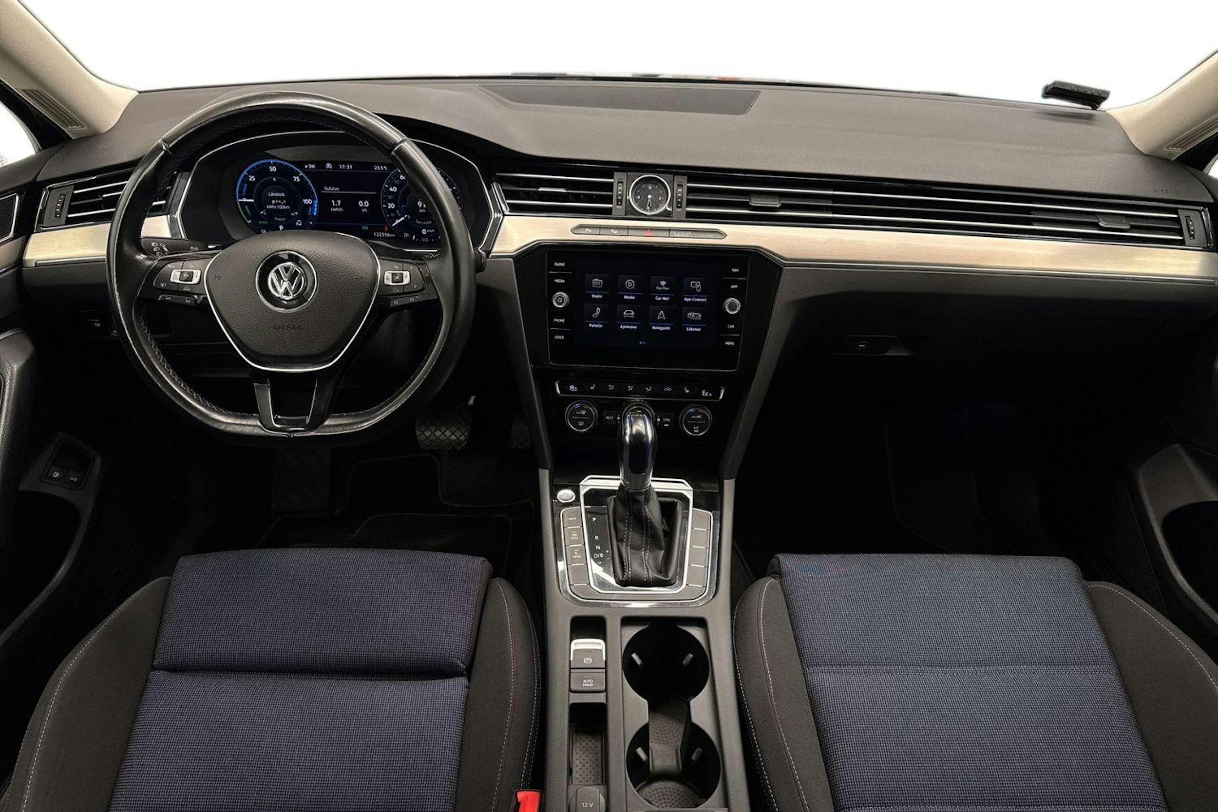Harmaa Volkswagen PASSAT 2018 kuva 9.