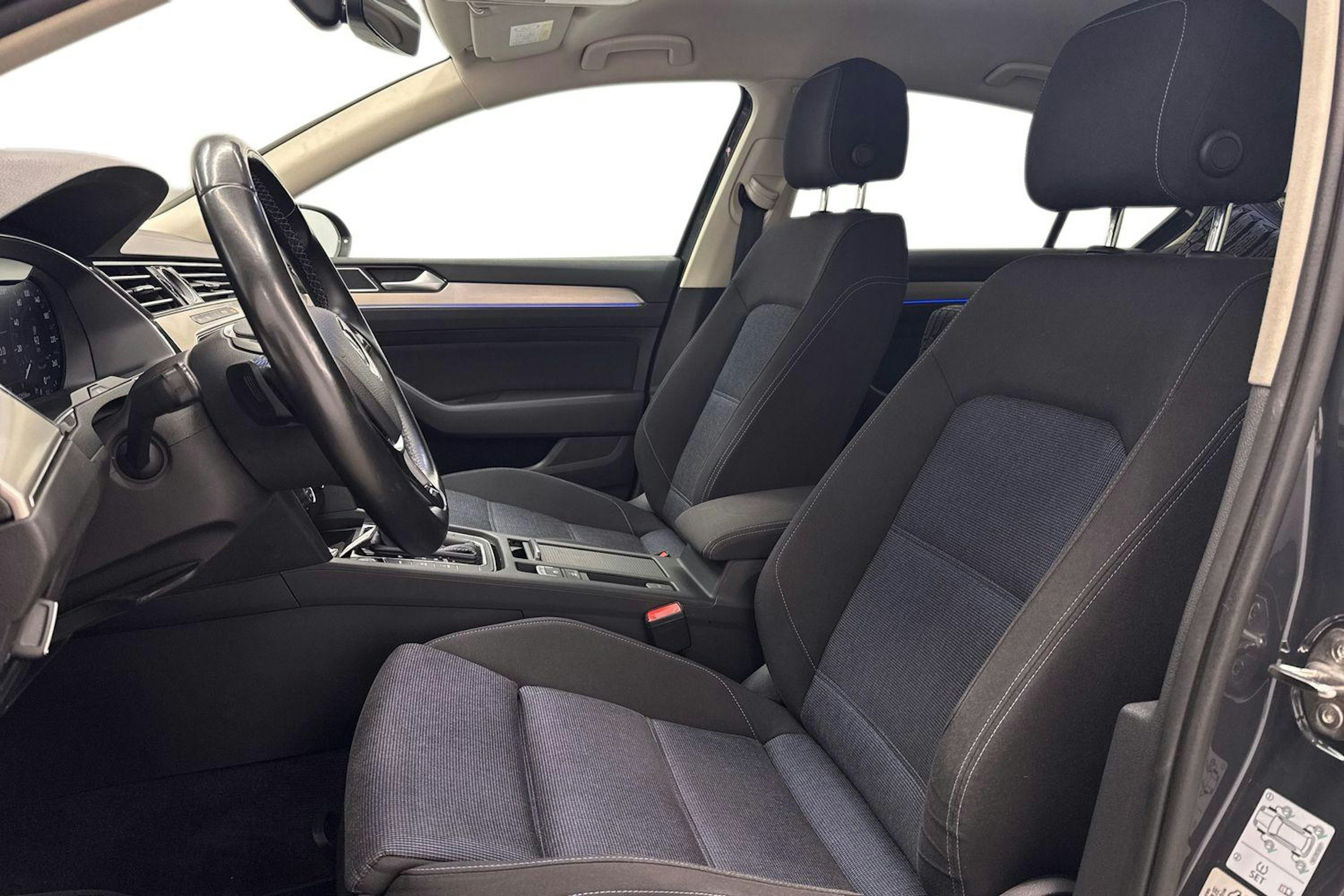 Harmaa Volkswagen PASSAT 2018 kuva 11.
