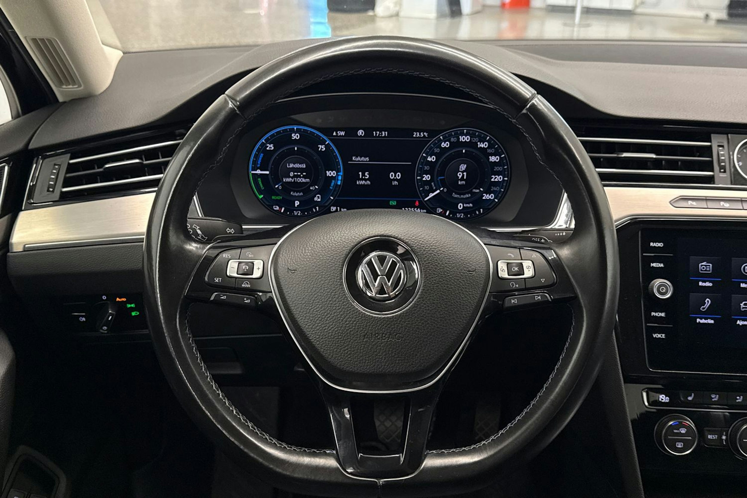 Harmaa Volkswagen PASSAT 2018 kuva 14.