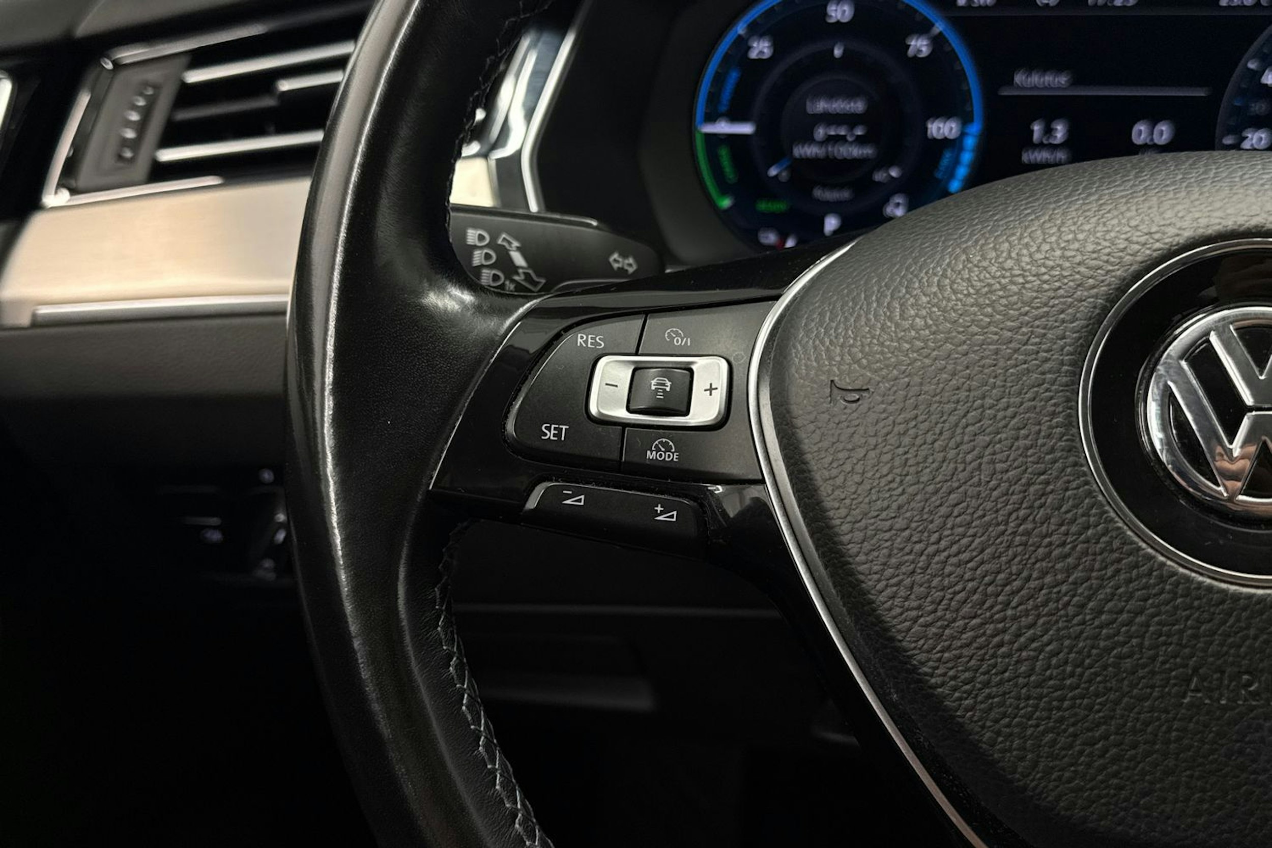Harmaa Volkswagen PASSAT 2018 kuva 16.