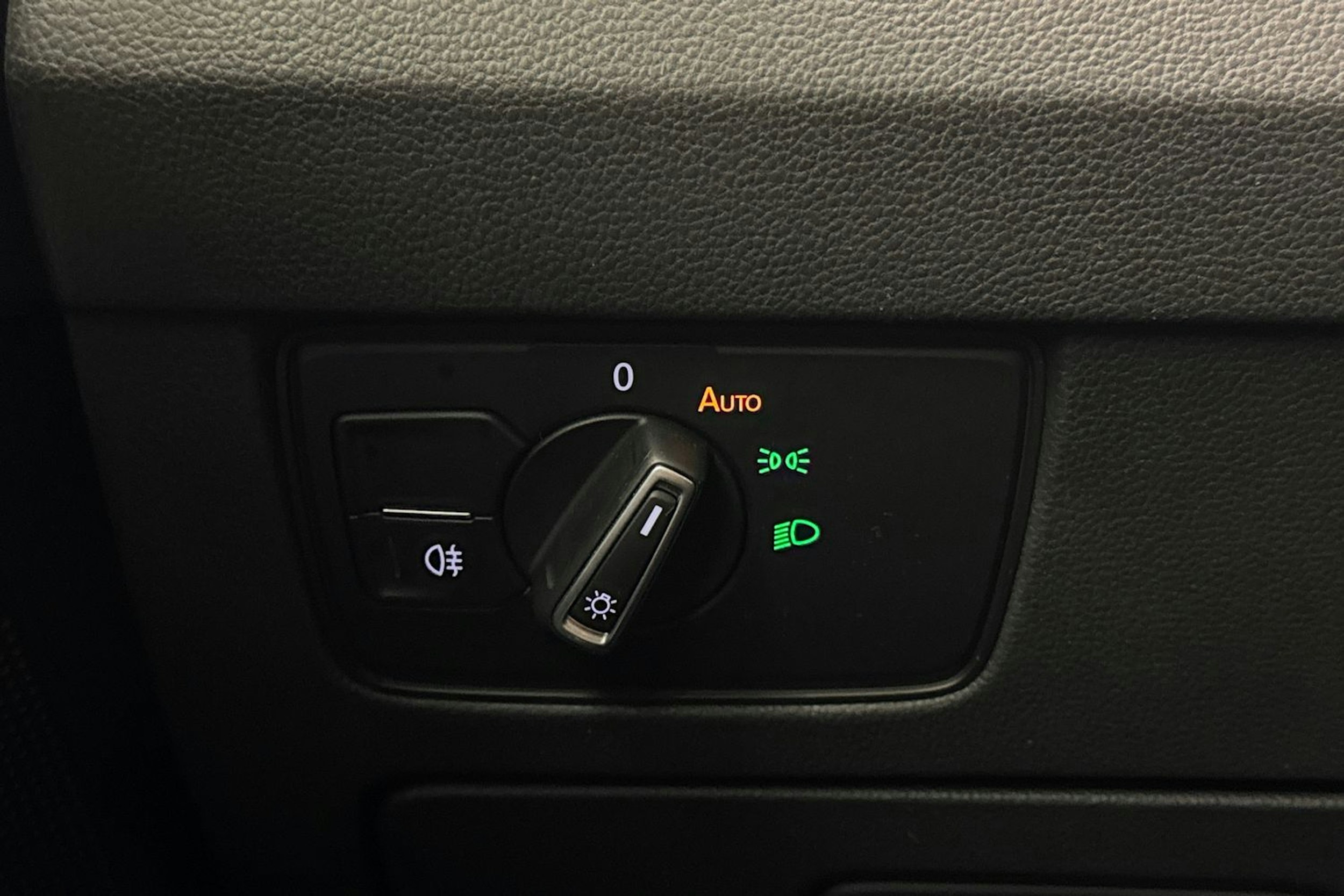 Harmaa Volkswagen PASSAT 2018 kuva 19.