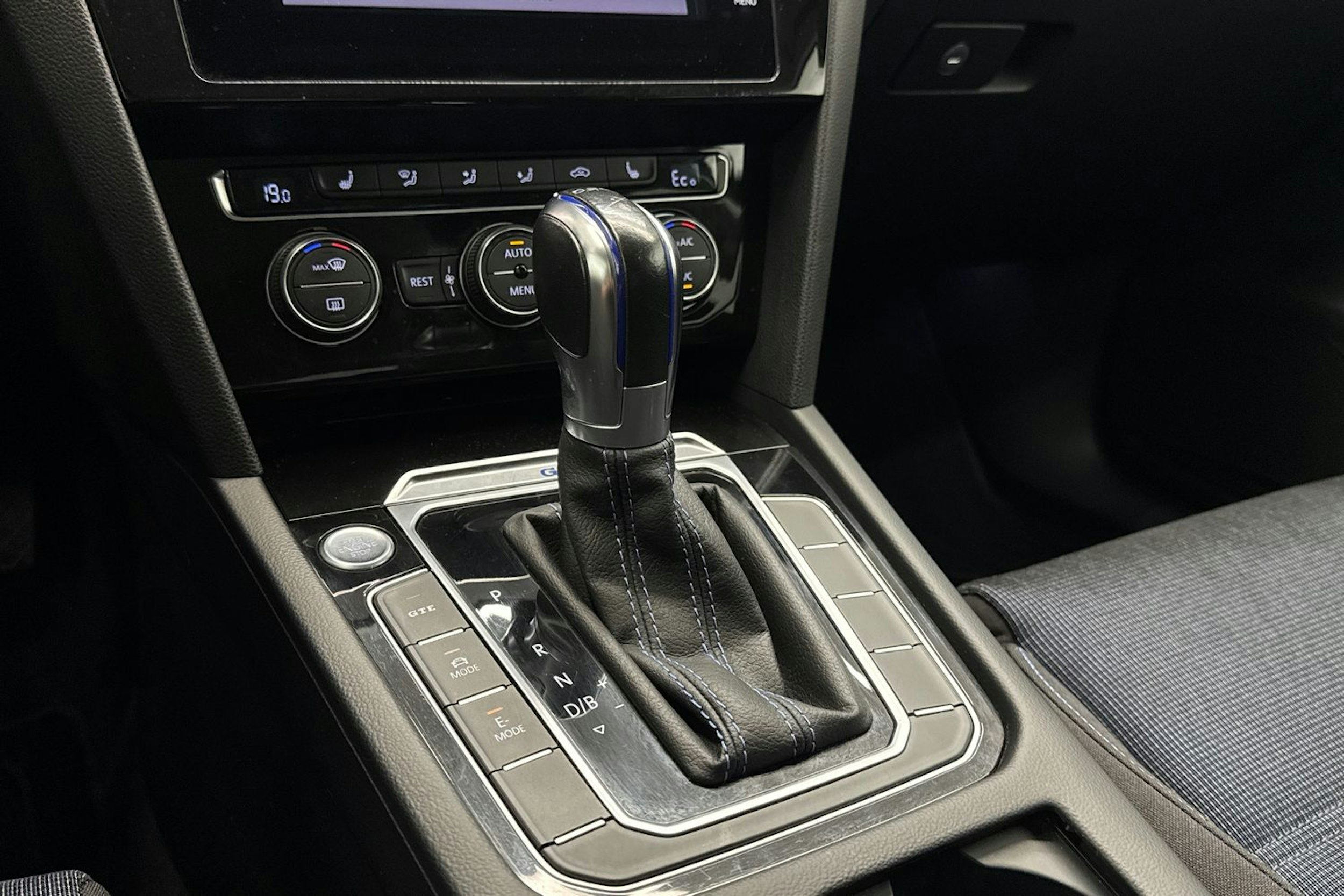 Harmaa Volkswagen PASSAT 2018 kuva 20.