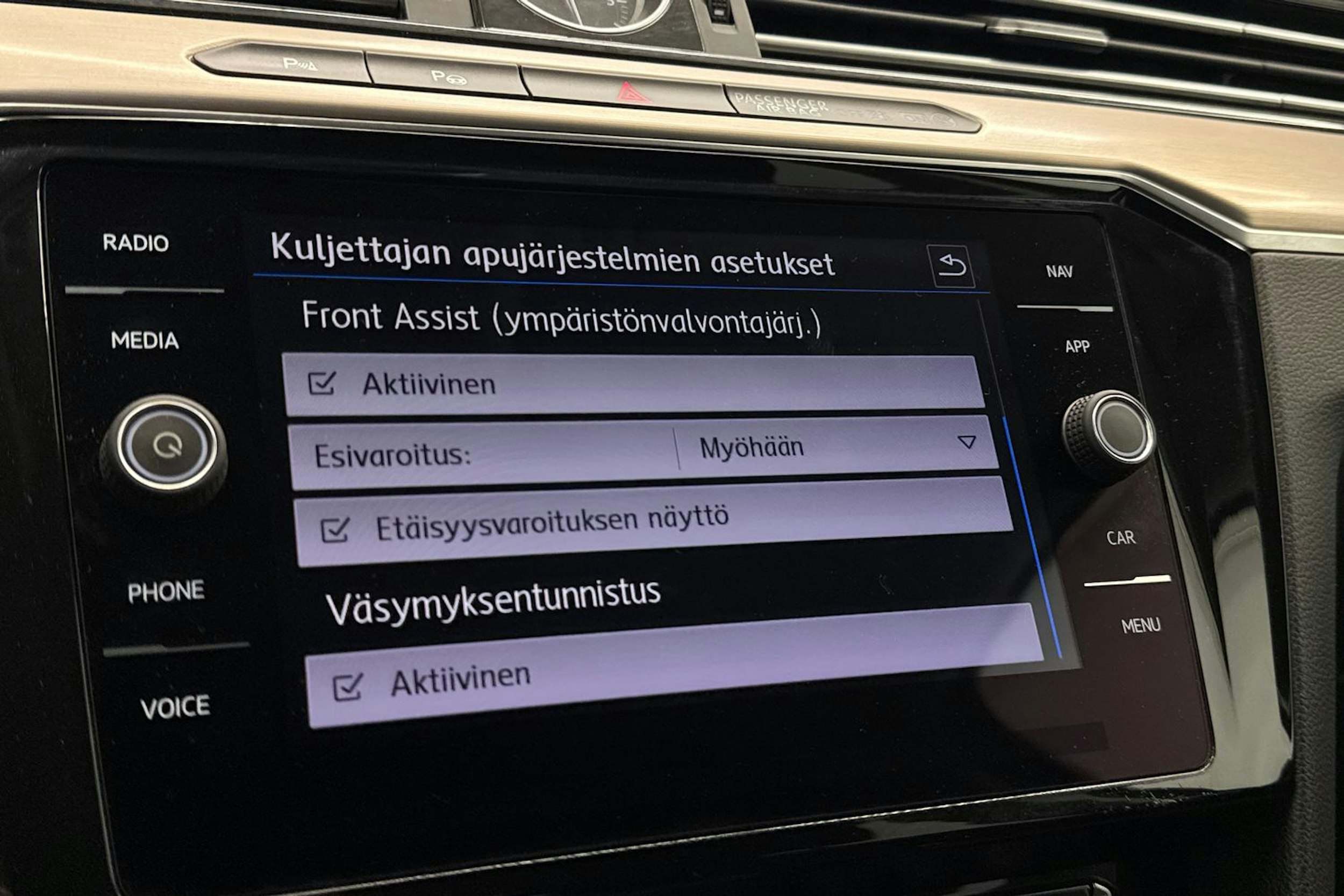 Harmaa Volkswagen PASSAT 2018 kuva 28.