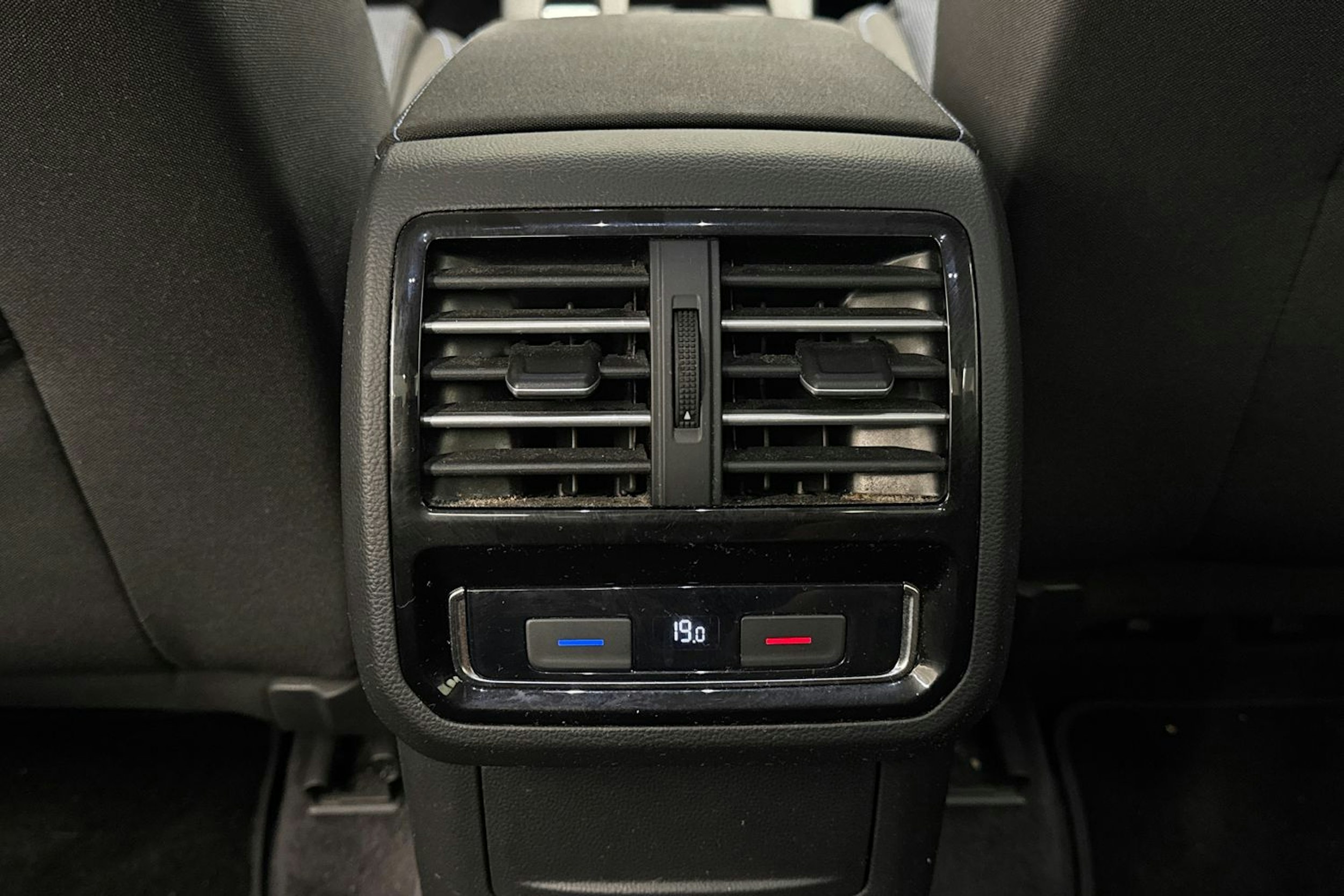 Harmaa Volkswagen PASSAT 2018 kuva 33.