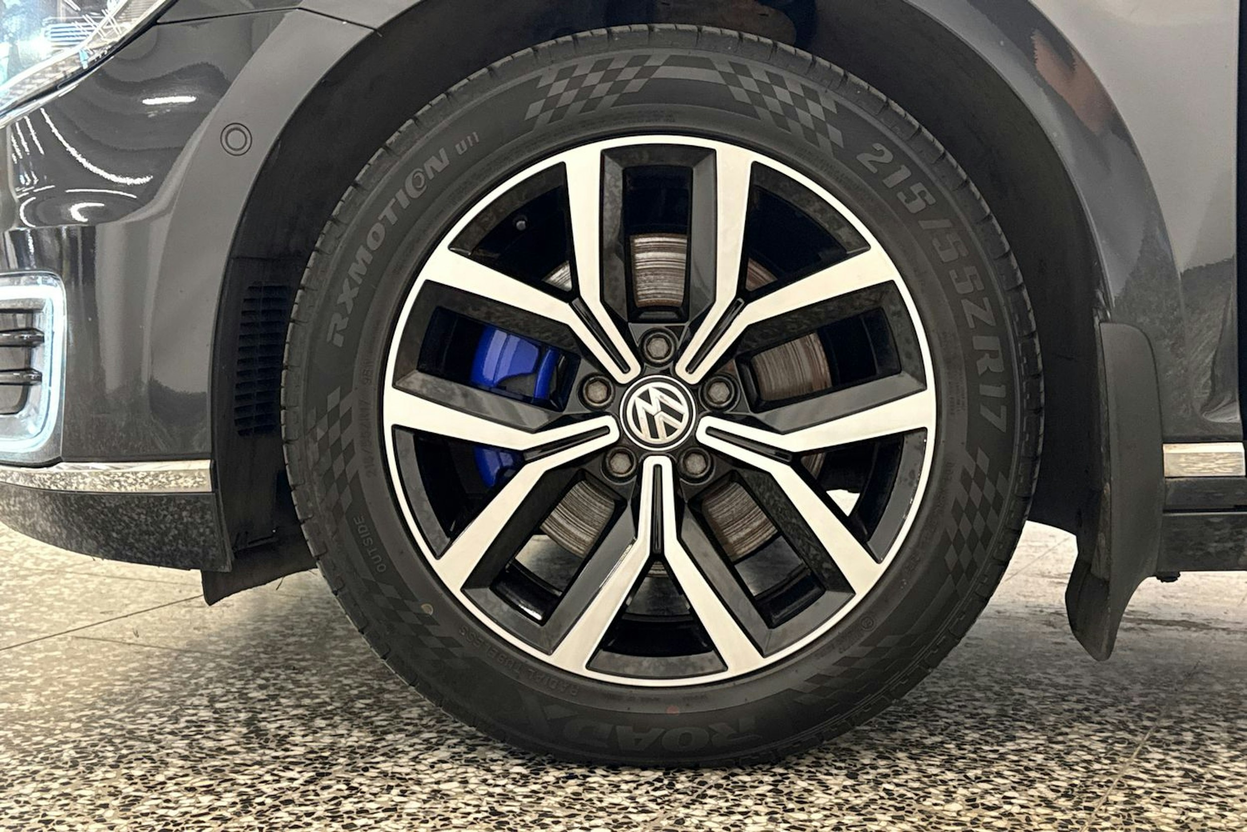 Harmaa Volkswagen PASSAT 2018 kuva 36.
