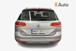 sininen Volkswagen Passat 2018 kuva 3.