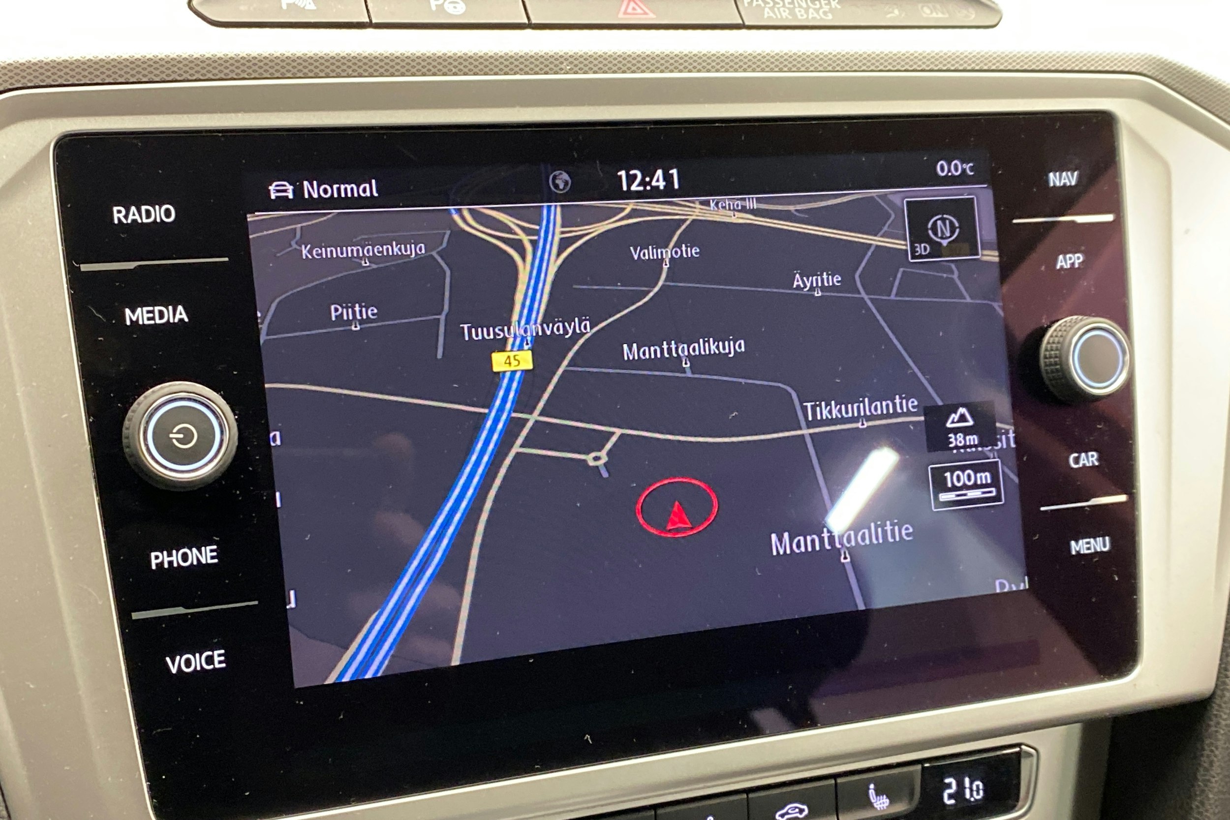 sininen Volkswagen Passat 2018 kuva 15.