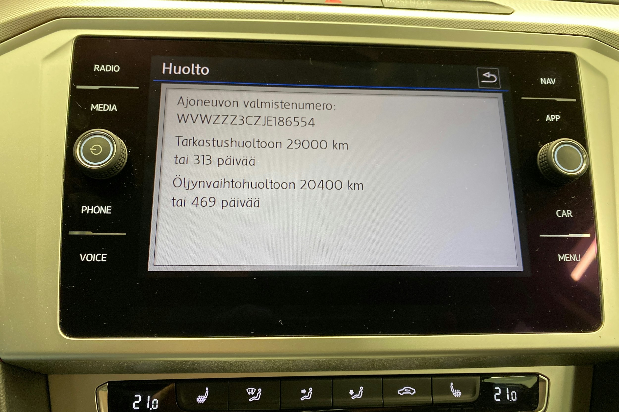 sininen Volkswagen Passat 2018 kuva 19.