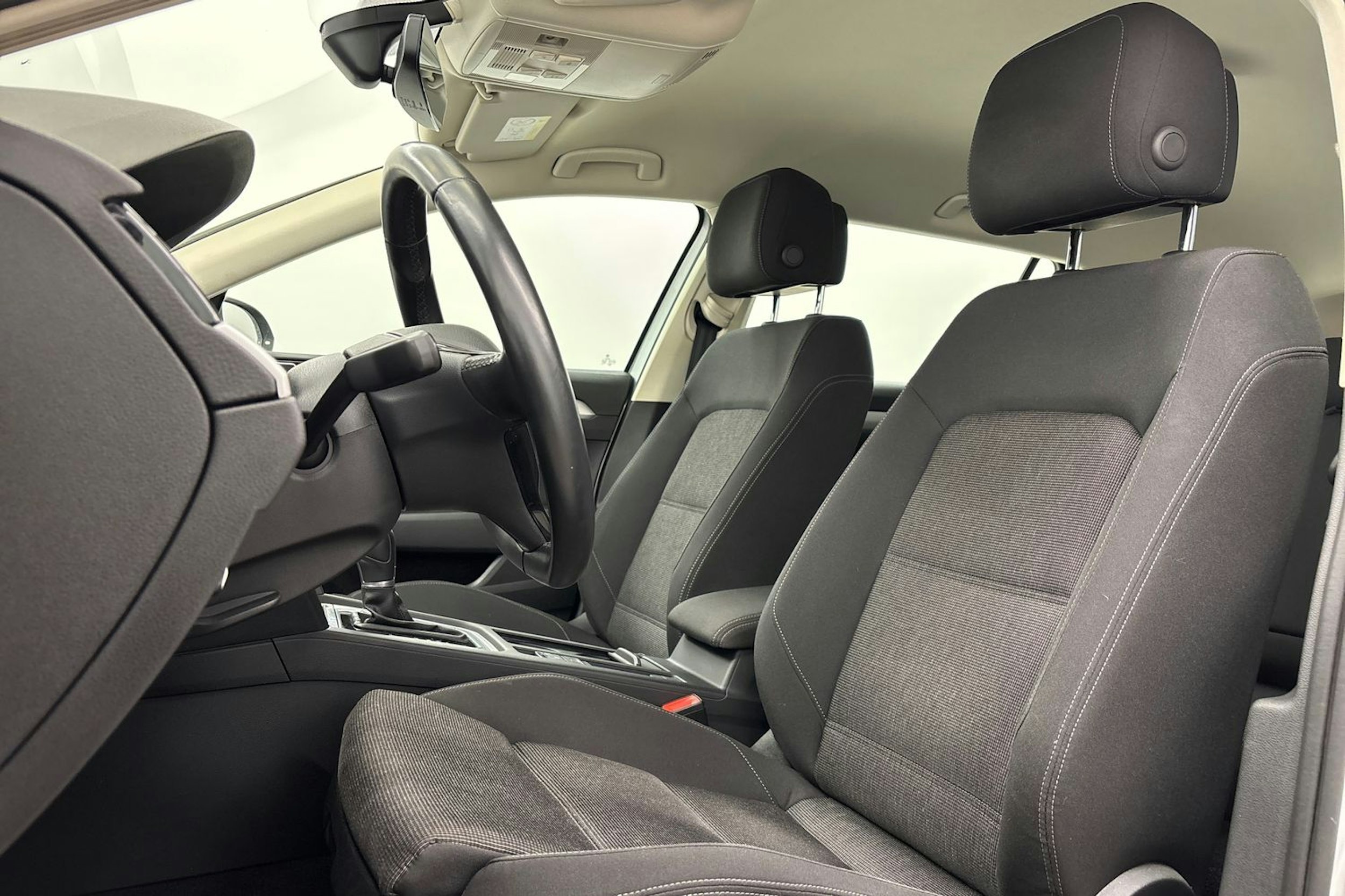 hopea Volkswagen Passat 2018 kuva 14.