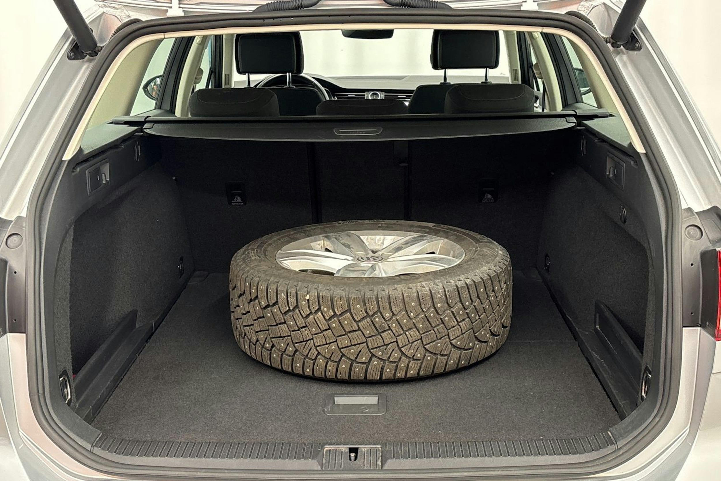 hopea Volkswagen Passat 2018 kuva 26.