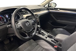 valkoinen Volkswagen Passat 2018 kuva 7.