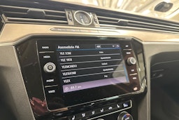 valkoinen Volkswagen Passat 2018 kuva 20.