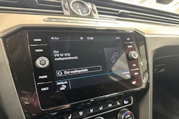valkoinen Volkswagen Passat 2018 kuva 23.