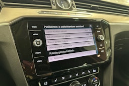 valkoinen Volkswagen Passat 2018 kuva 29.