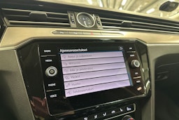 valkoinen Volkswagen Passat 2018 kuva 33.