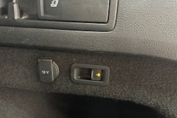 valkoinen Volkswagen Passat 2018 kuva 46.