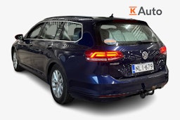 sininen Volkswagen Passat 2019 kuva 2.