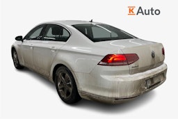 valkoinen Volkswagen Passat 2018 kuva 2.