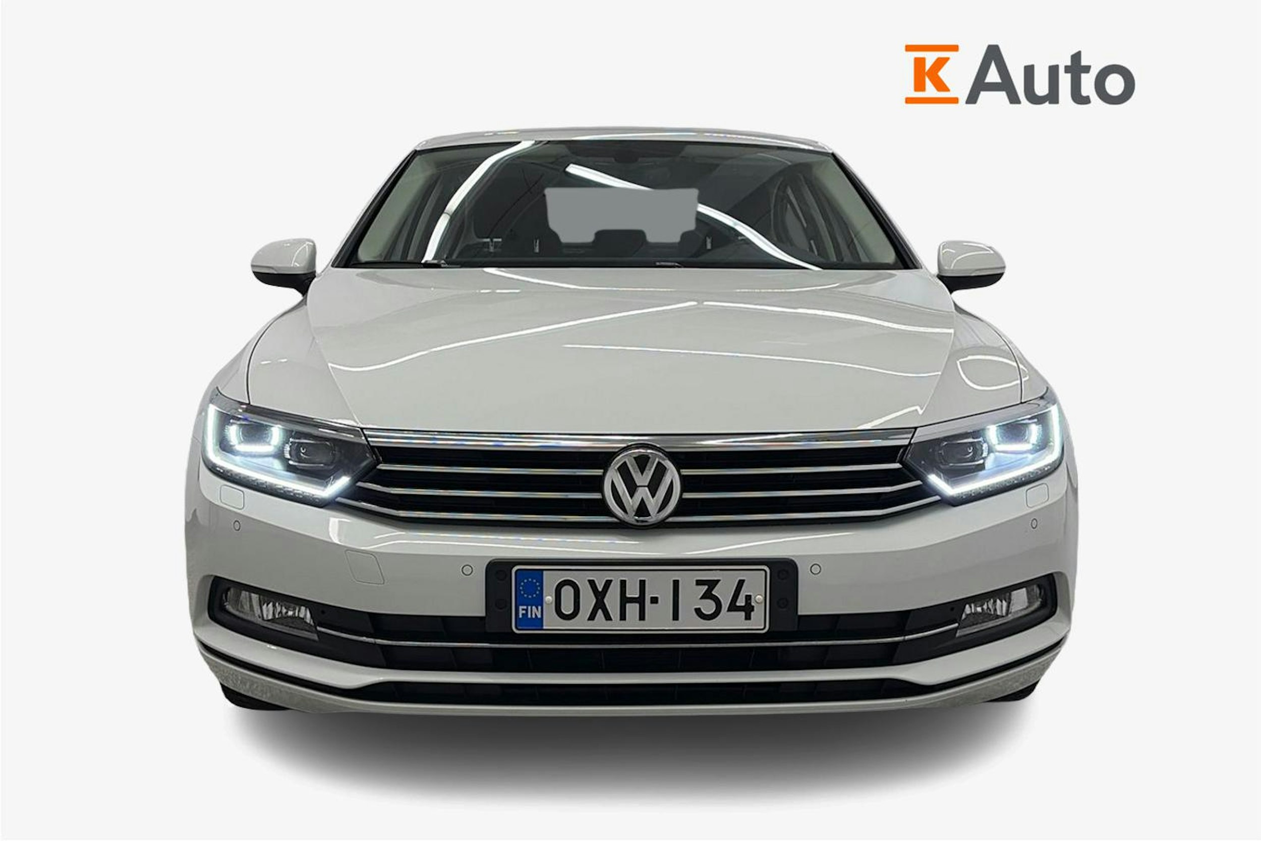 valkoinen Volkswagen Passat 2018 kuva 5.