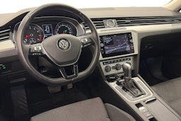 valkoinen Volkswagen Passat 2018 kuva 7.