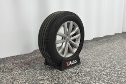 valkoinen Volkswagen Passat 2018 kuva 13.