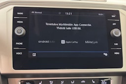 valkoinen Volkswagen Passat 2018 kuva 22.