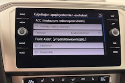 valkoinen Volkswagen Passat 2018 kuva 23.