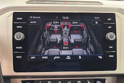 valkoinen Volkswagen Passat 2018 kuva 25.