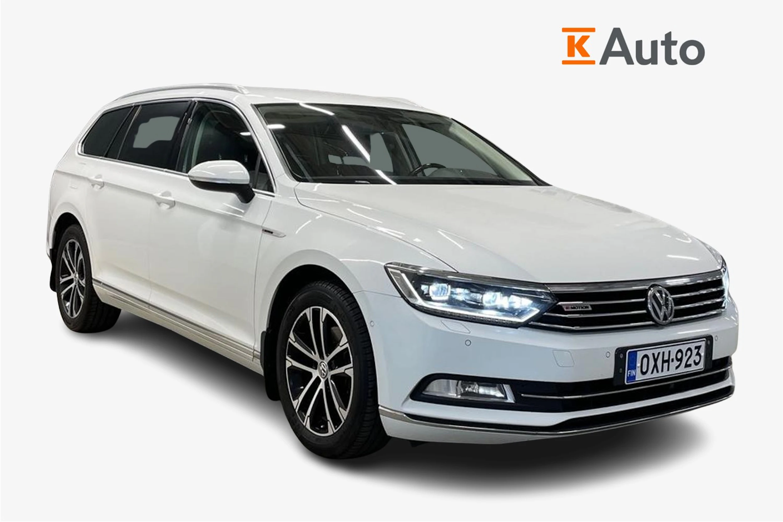 Valkoinen Volkswagen PASSAT 2018 kuva 1.