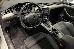 Valkoinen Volkswagen PASSAT 2018 kuva 6.