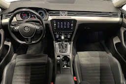 Valkoinen Volkswagen PASSAT 2018 kuva 7.