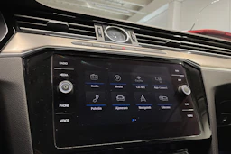 Valkoinen Volkswagen PASSAT 2018 kuva 13.