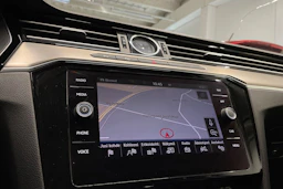 Valkoinen Volkswagen PASSAT 2018 kuva 15.