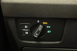 Valkoinen Volkswagen PASSAT 2018 kuva 18.