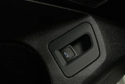 Valkoinen Volkswagen PASSAT 2018 kuva 21.