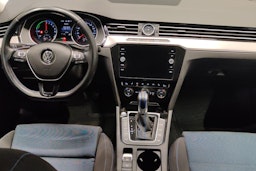 Sininen Volkswagen PASSAT 2018 kuva 7.